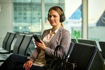 Service Premiere am Frankfurter Flughafen: Airport startet Auracast Broadcast Audio - News, Bild 1